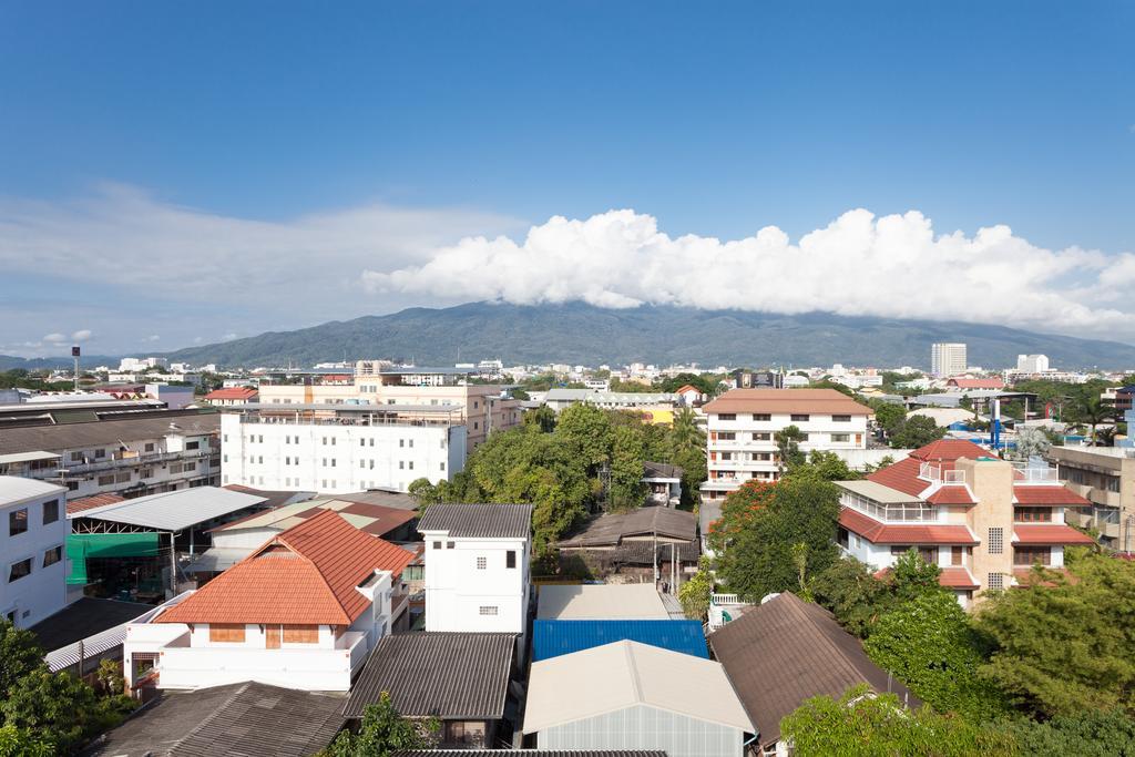 We Briza Hotel Chiangmai Chiang Mai Esterno foto